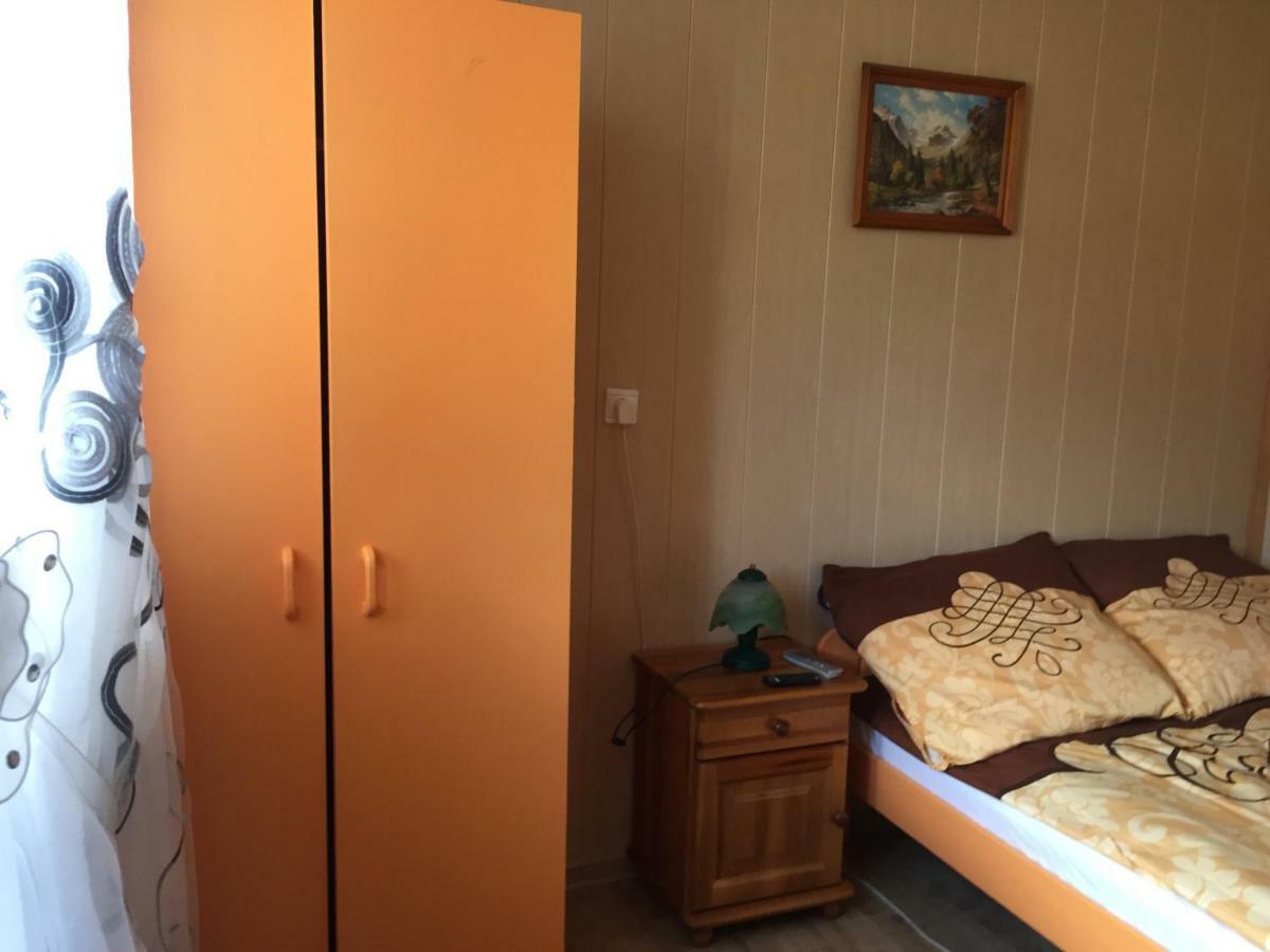 Pokoje U Eli Appartamento Brzegi  Esterno foto