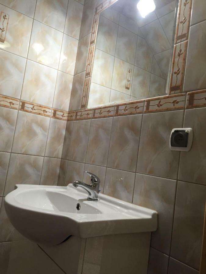 Pokoje U Eli Appartamento Brzegi  Esterno foto
