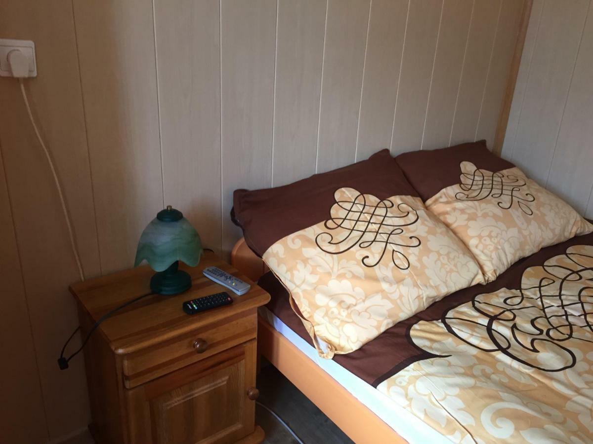 Pokoje U Eli Appartamento Brzegi  Esterno foto