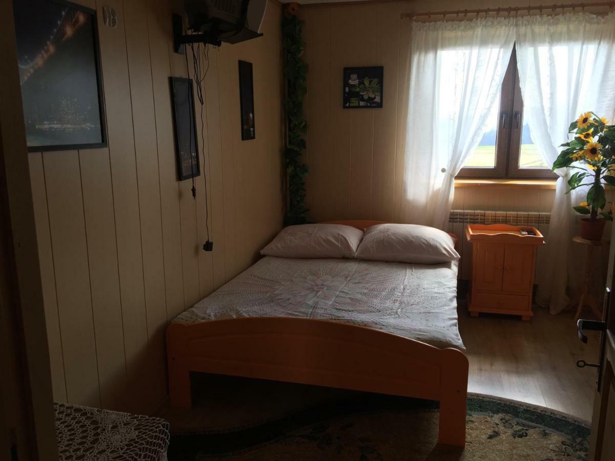 Pokoje U Eli Appartamento Brzegi  Esterno foto